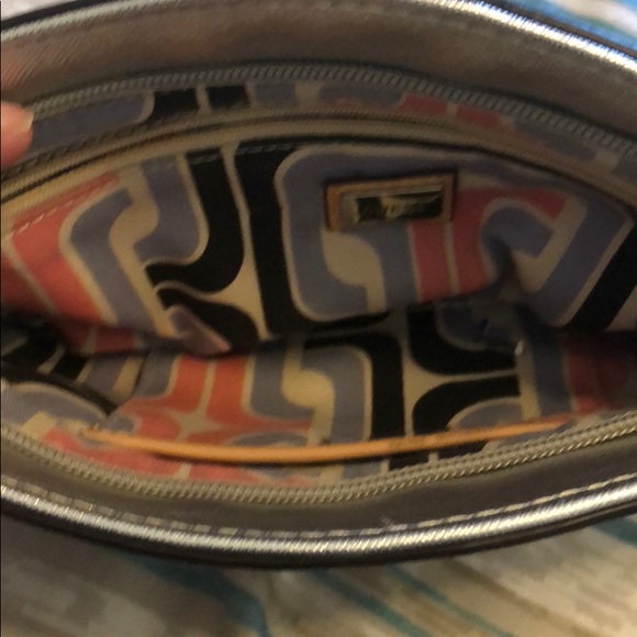 Guess wristlet or clutch - Picture 4 of 6